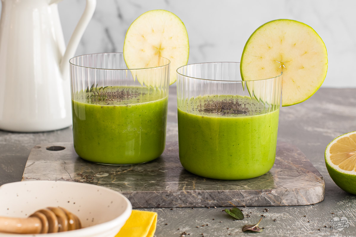 Smoothie vert avec pommes Granny Smith