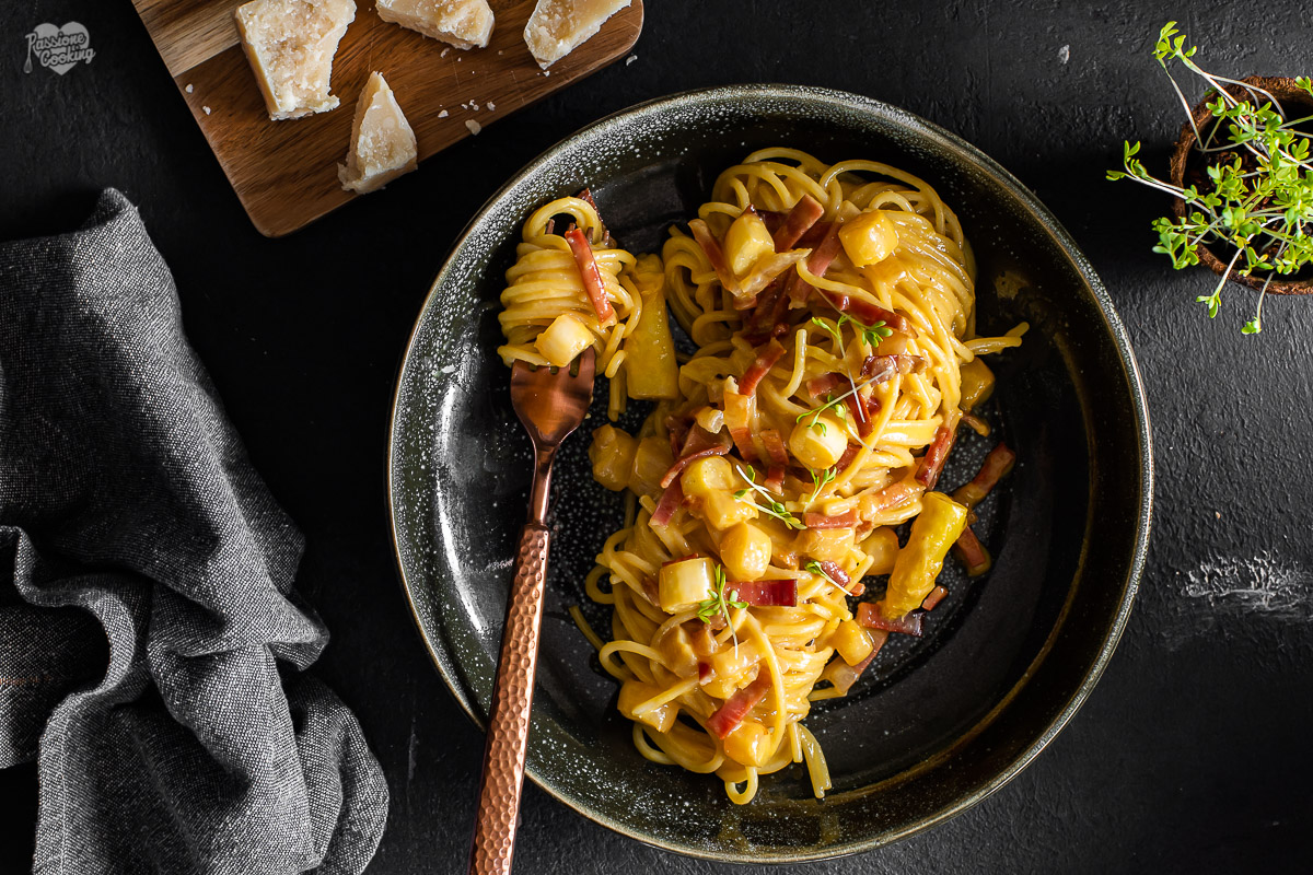 Carbonara avec speck et asperges