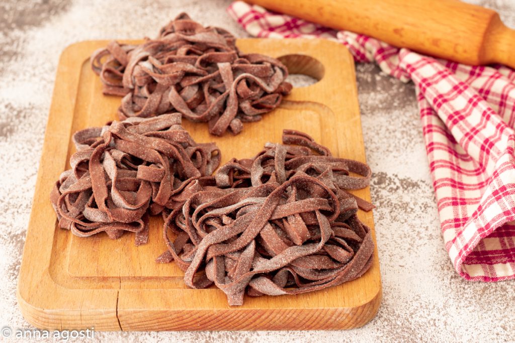 Tagliatelles au cacao faites maison
