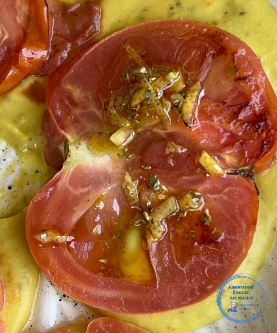 Tomates poêlées sur crème de cannellinis : recette rapide et légère