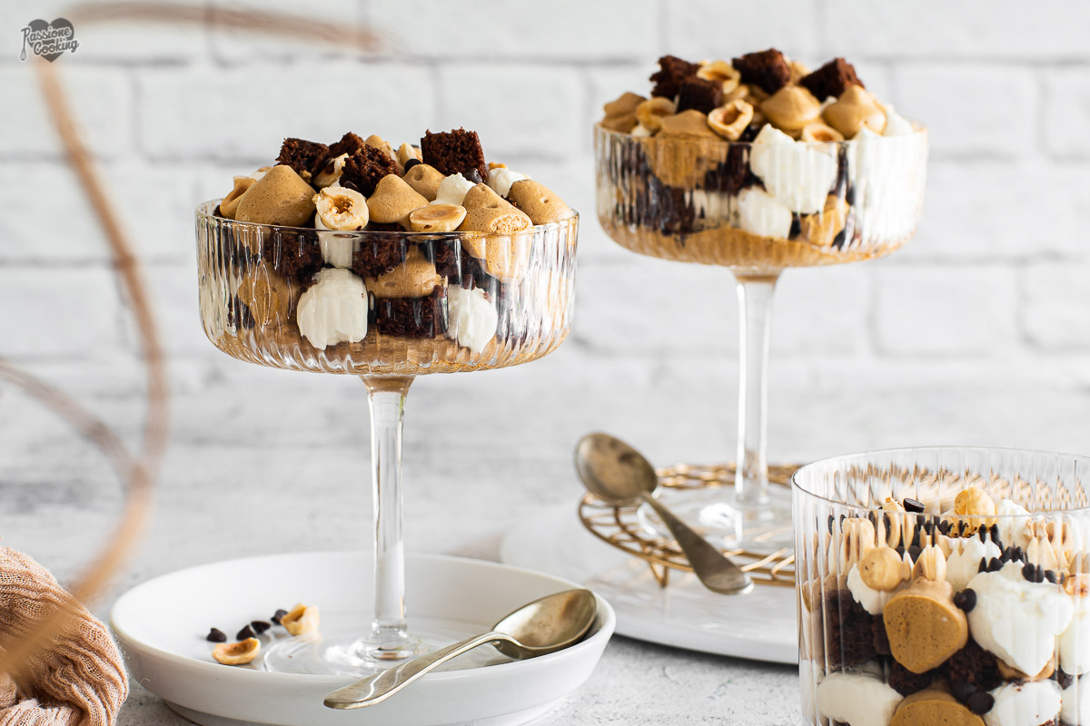 Verrines avec mousse de café et mini cake au chocolat