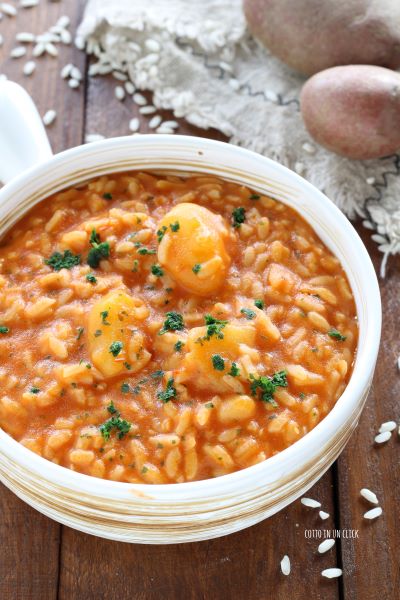 ajoutez du persil haché, mélangez et servez