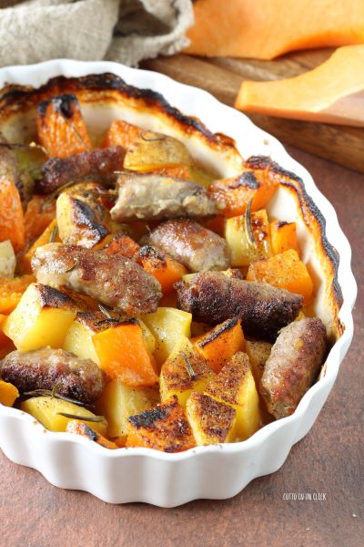 après le temps de cuisson, sortez la casserole du four et servez