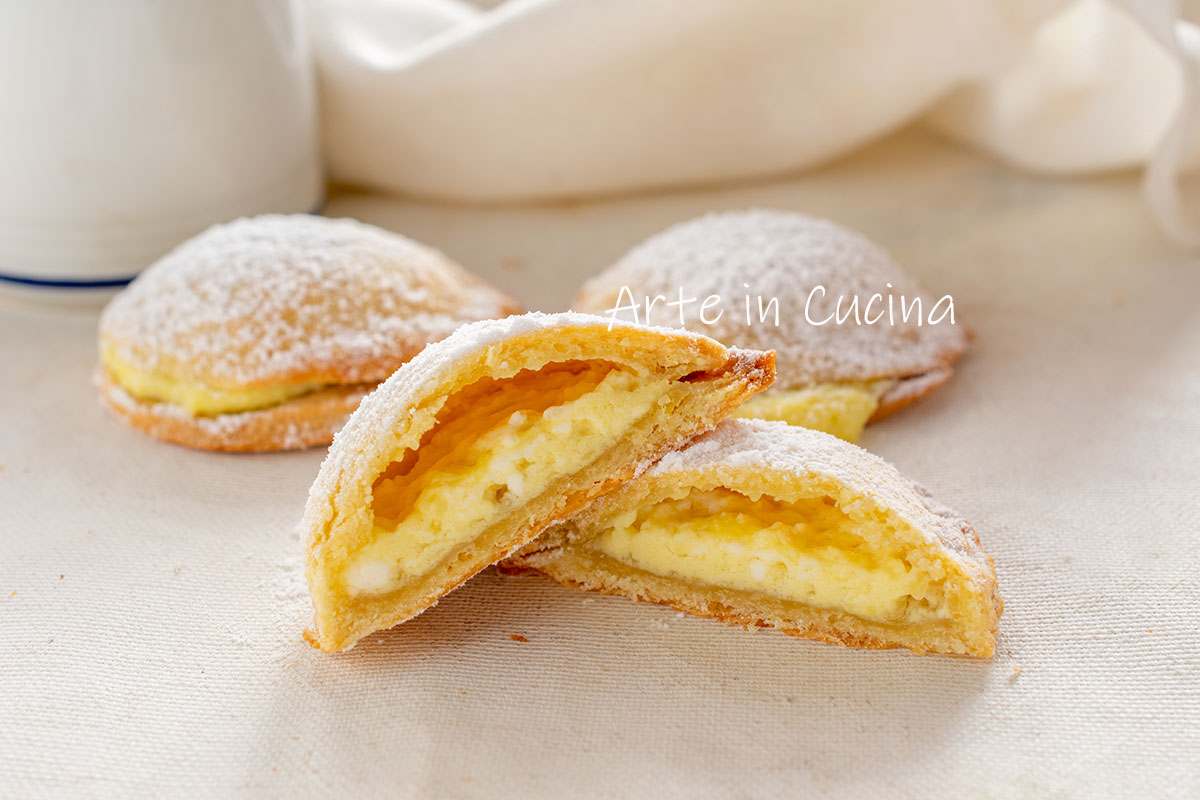 Biscuits fourrés à la crème pâtissière et ricotta