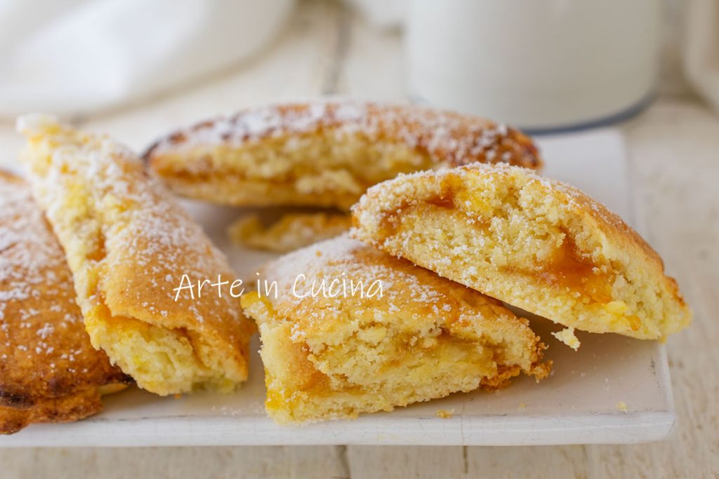 Biscuits très moelleux fourrés à la confiture