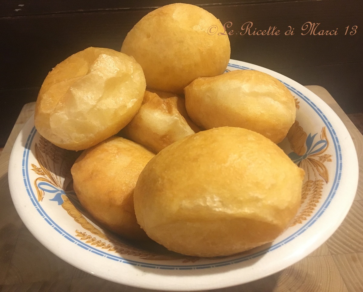 Bomboloni rustiques napolitains avec fontina et mortadelle (fascingraf).