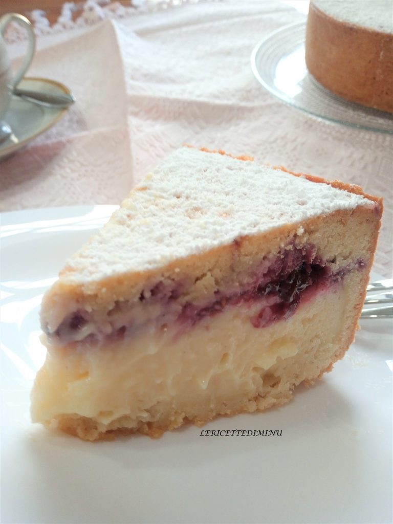 Tarte à la crème et fruits des bois