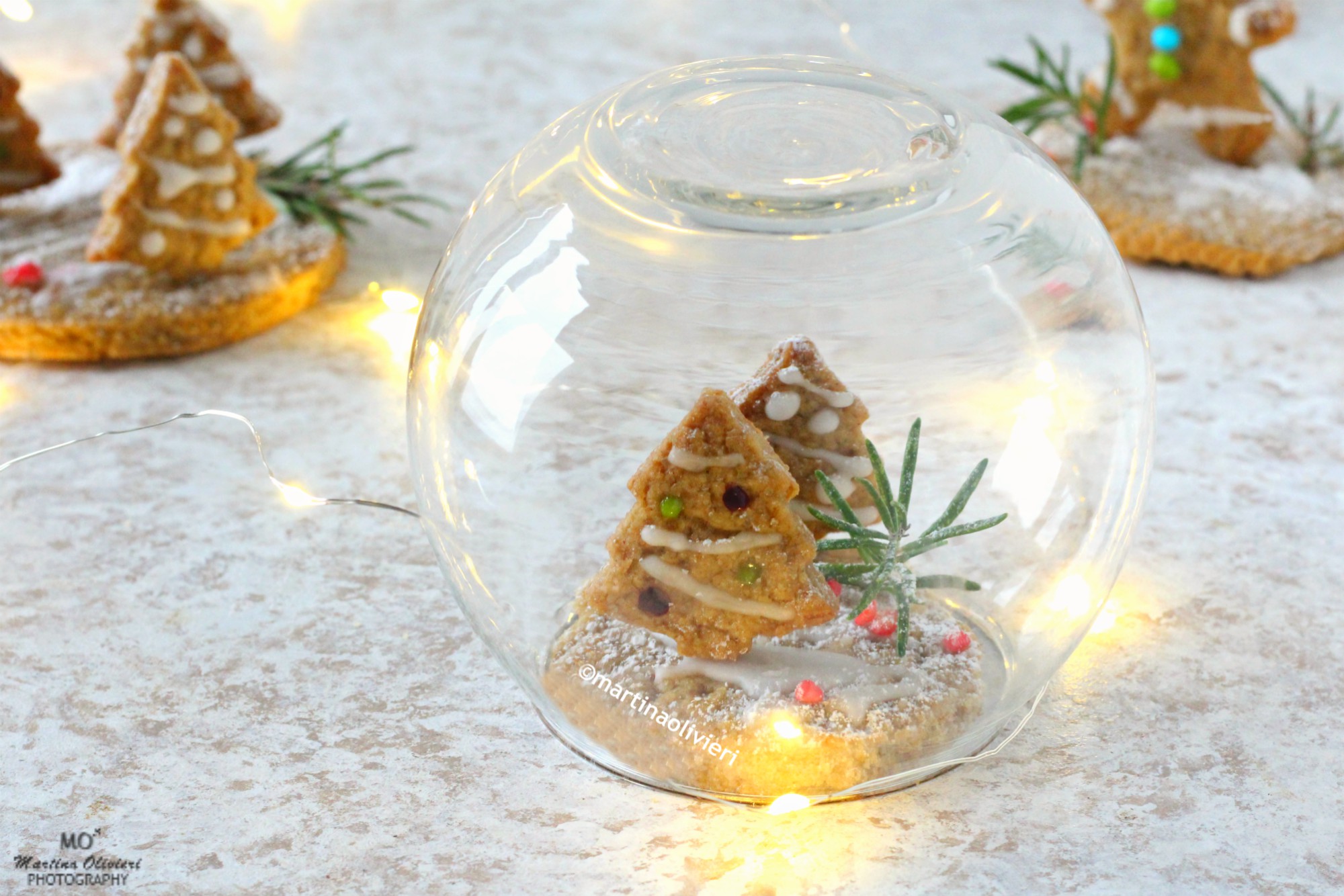 Boule de neige avec pain d&rsquo;épices (gingerbread)