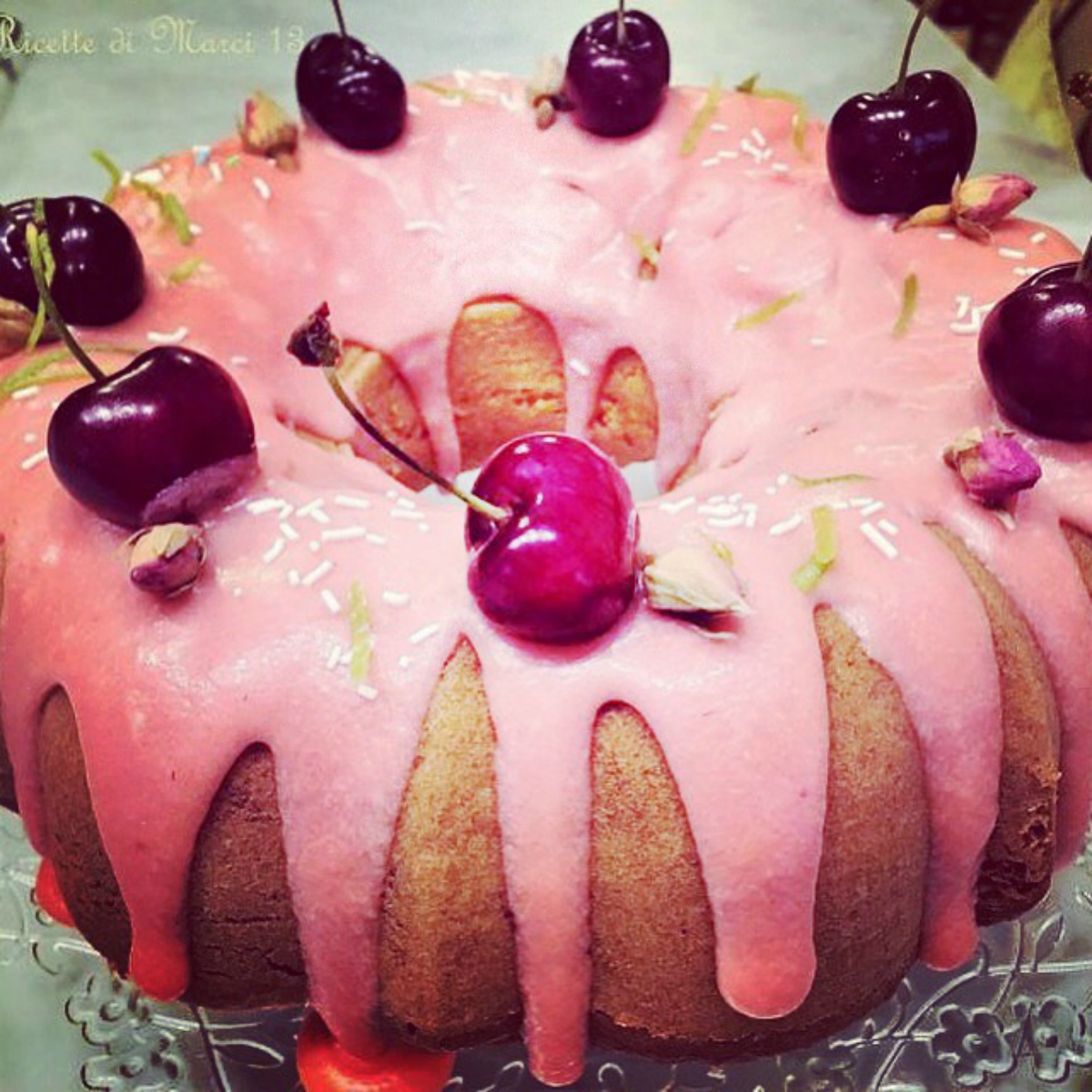 Bundt cake complète au citron vert, avec glaçage aux fraises (SANS beurre)