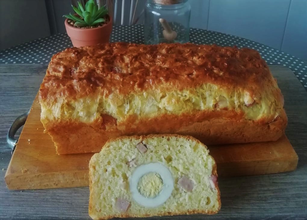 CAKE SALÉ avec œufs jambon et fromage
