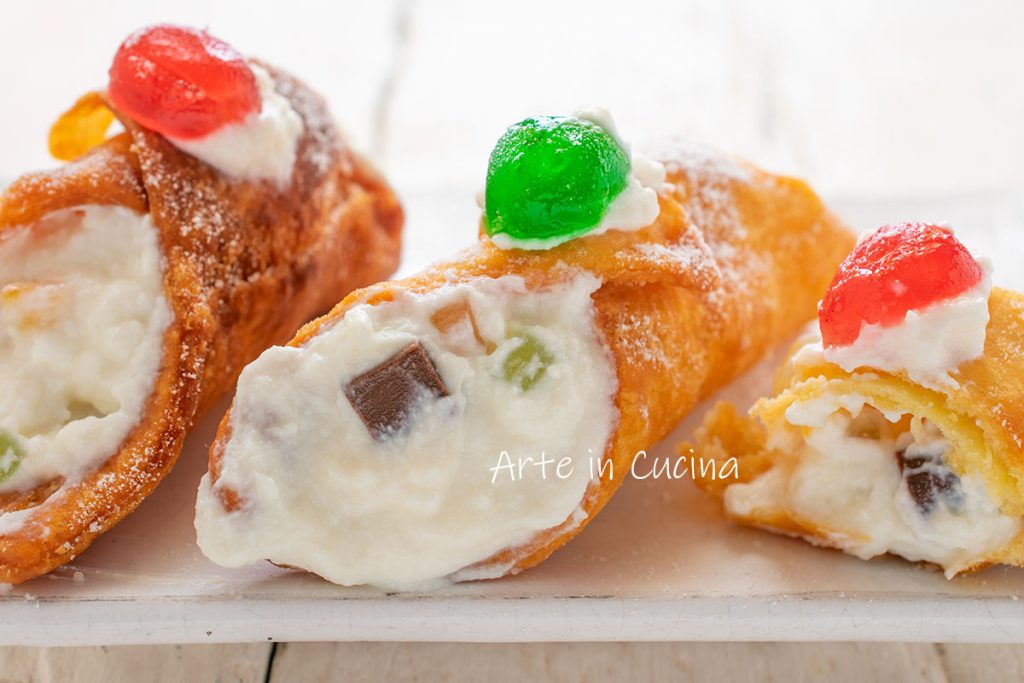 Cannoli de bugnes avec cassata