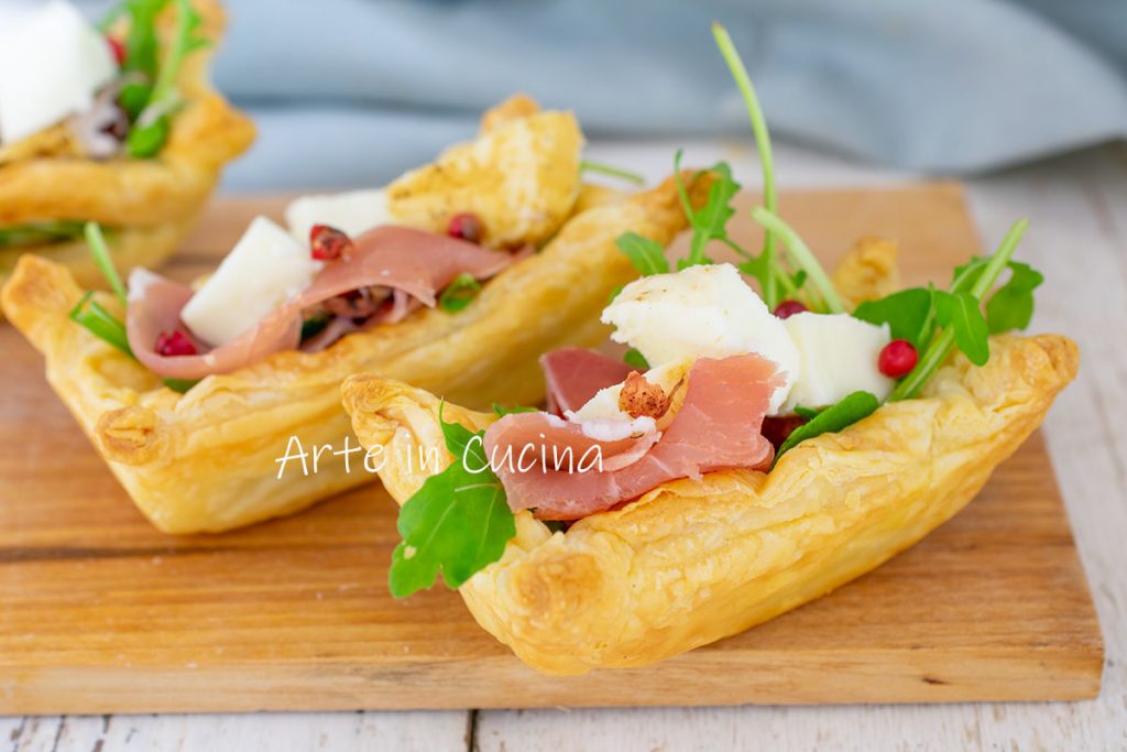 Cassettina en pâte feuilletée amuse-bouche individuel