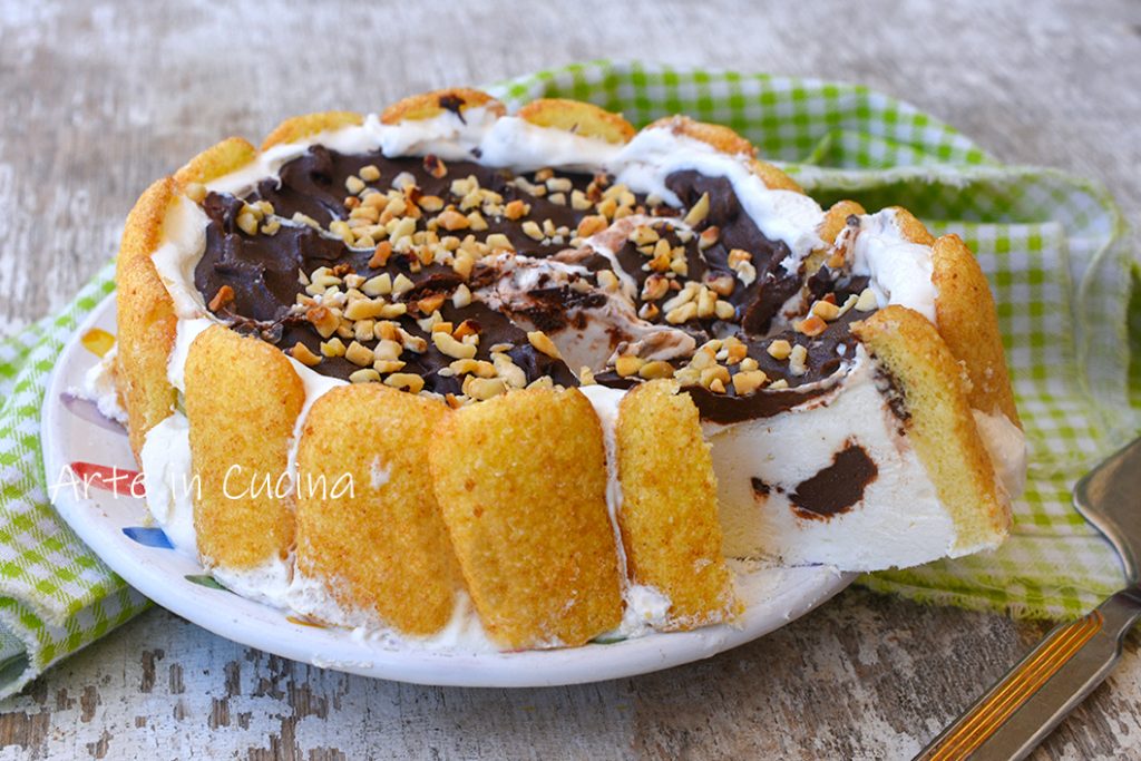 Charlotte à la Nutella gâteau froid avec pavesini