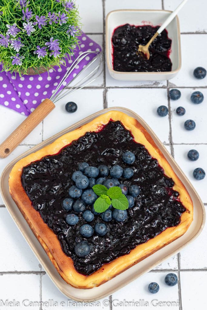 cheesecake cuite sans biscuits avec myrtilles