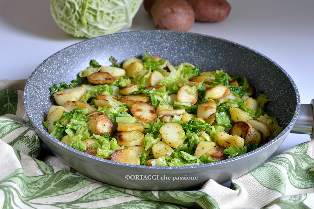 Chou de Milan et pommes de terre à la poêle sans pré-cuisson