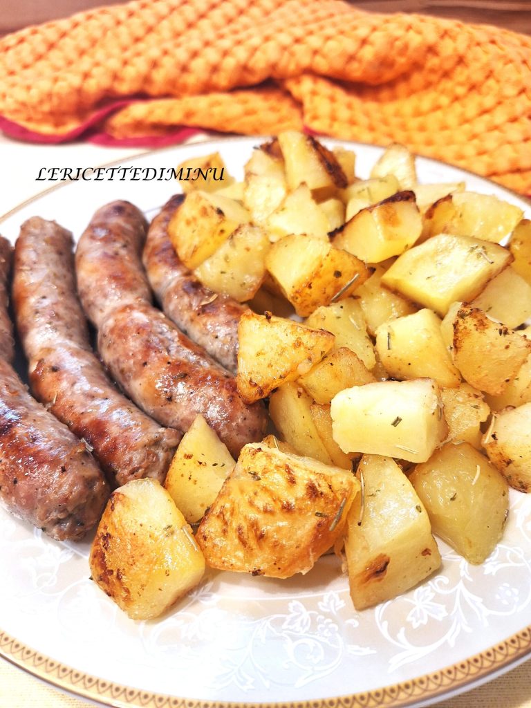Saucisse et pommes de terre au four