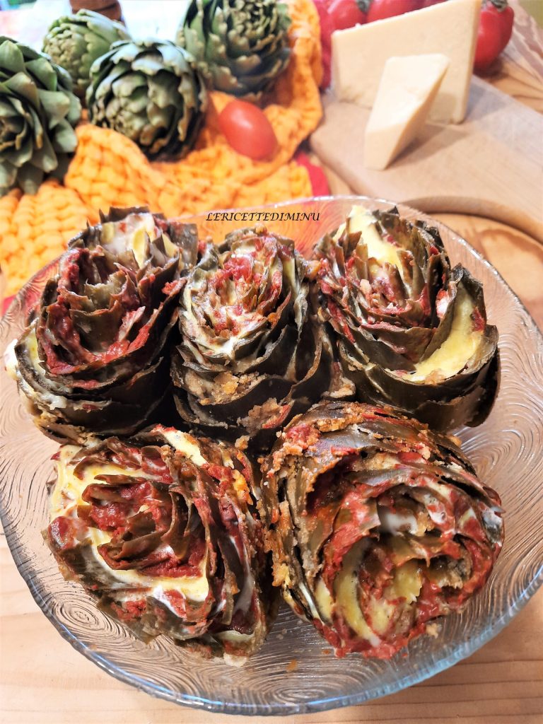 Artichauts farcis sauce et chapelure