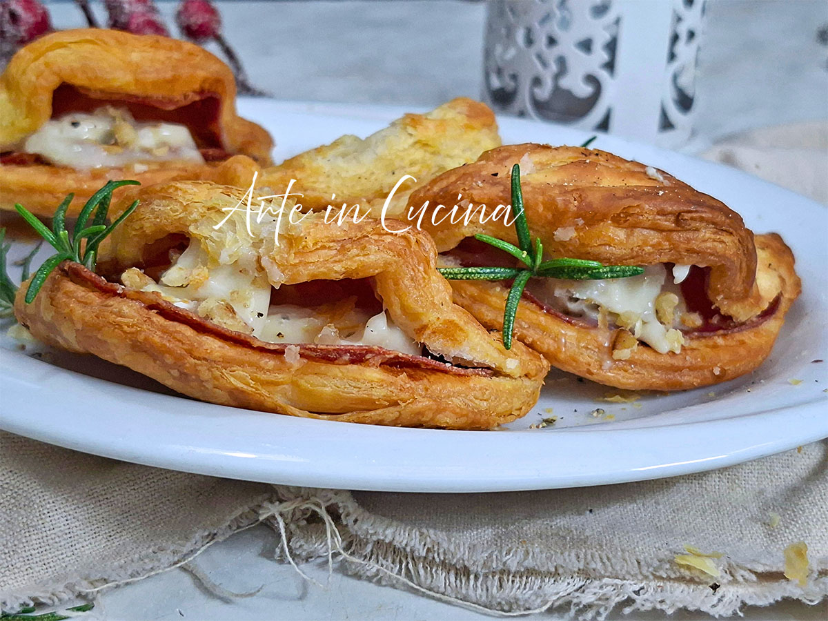 COQUILLES de PÂTE FEUILLETÉE GORGONZOLA et NOIX
