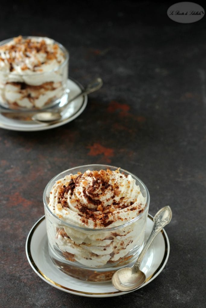 Coupe avec amaretti et crème au mascarpone