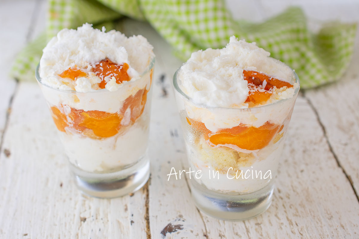 Coupes tiramisu coco et abricots