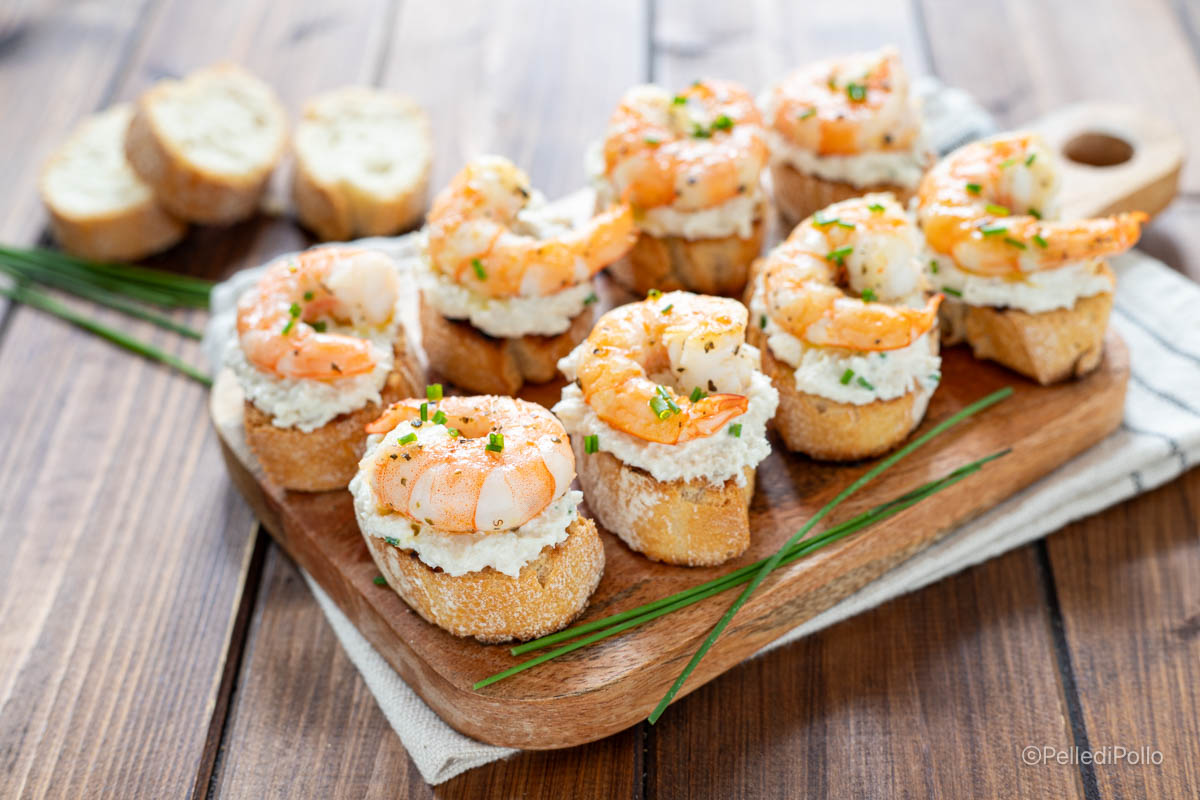 Crostini à la chair de crabe et aux crevettes