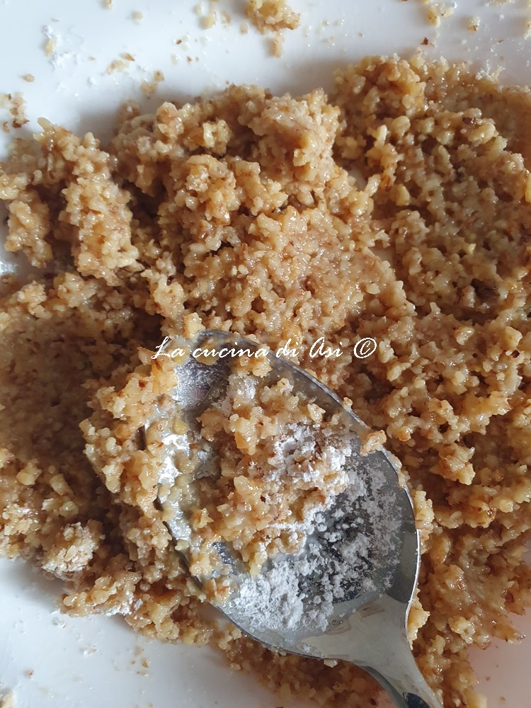 ripieno di noci e zucchero per girelle