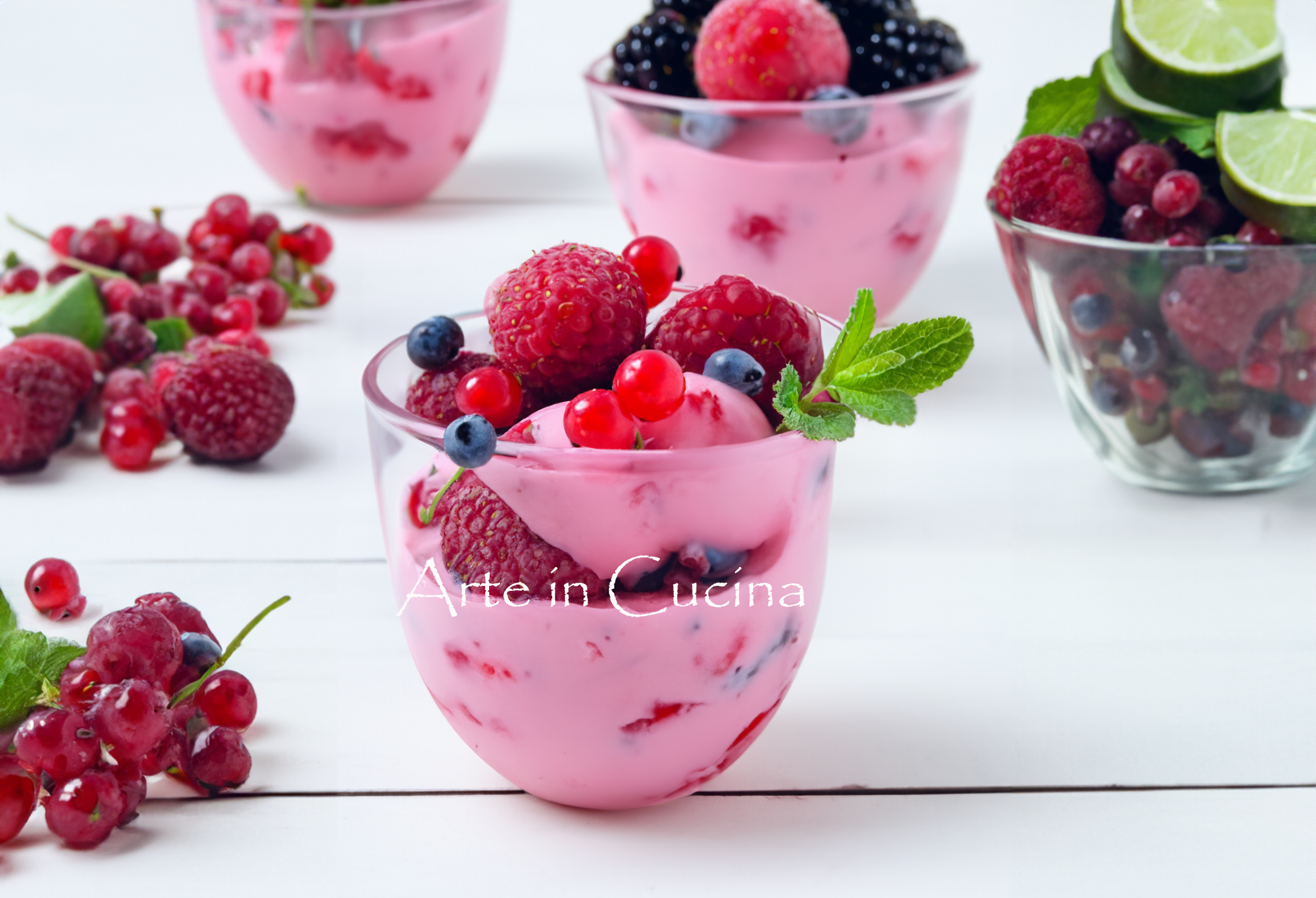 Frozen yogurt aux fruits rouges