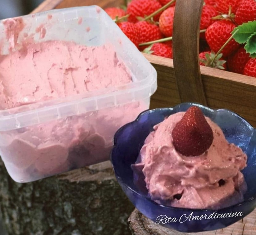 Glace à la fraise sans sorbetière