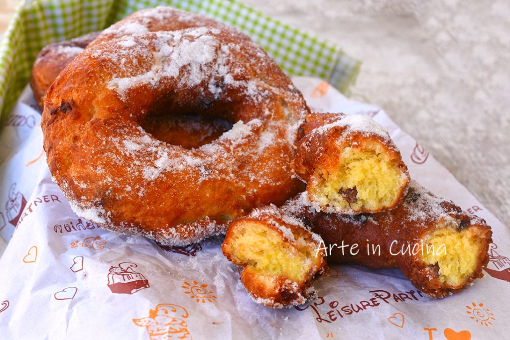 Graffe avec pépites de chocolat beignets
