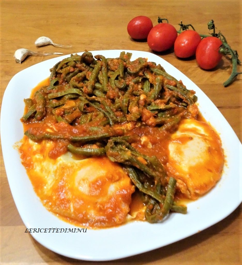 Haricots verts en sauce avec œufs