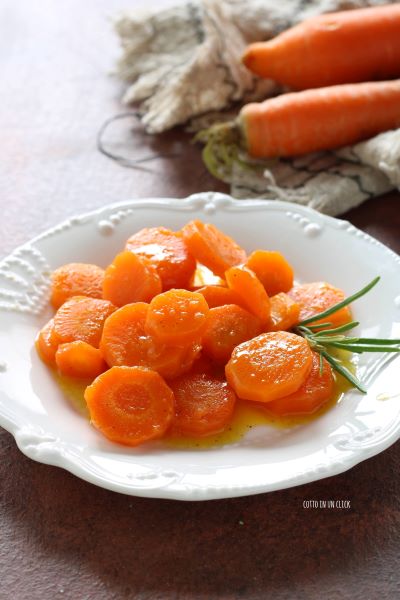 laissez sécher le jus des carottes et servez