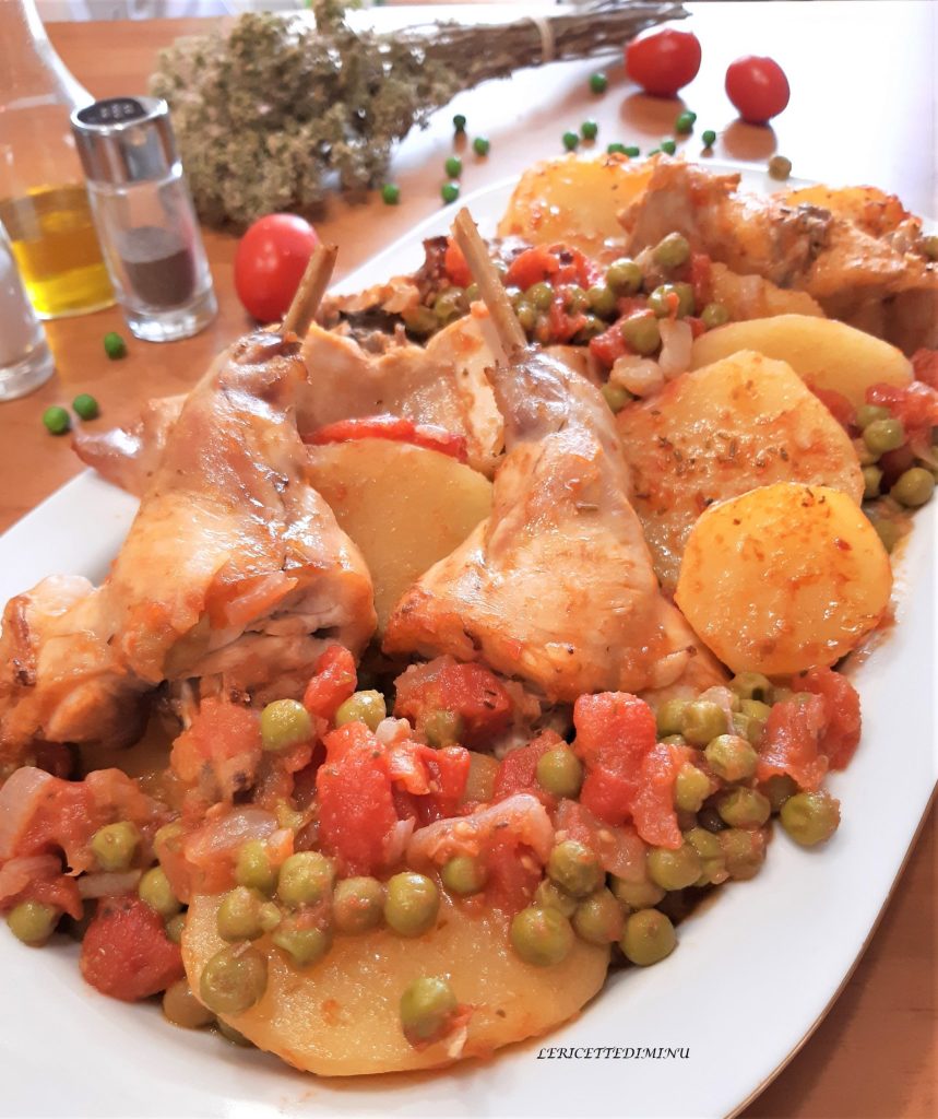 Lapin au four avec pommes de terre et petits pois