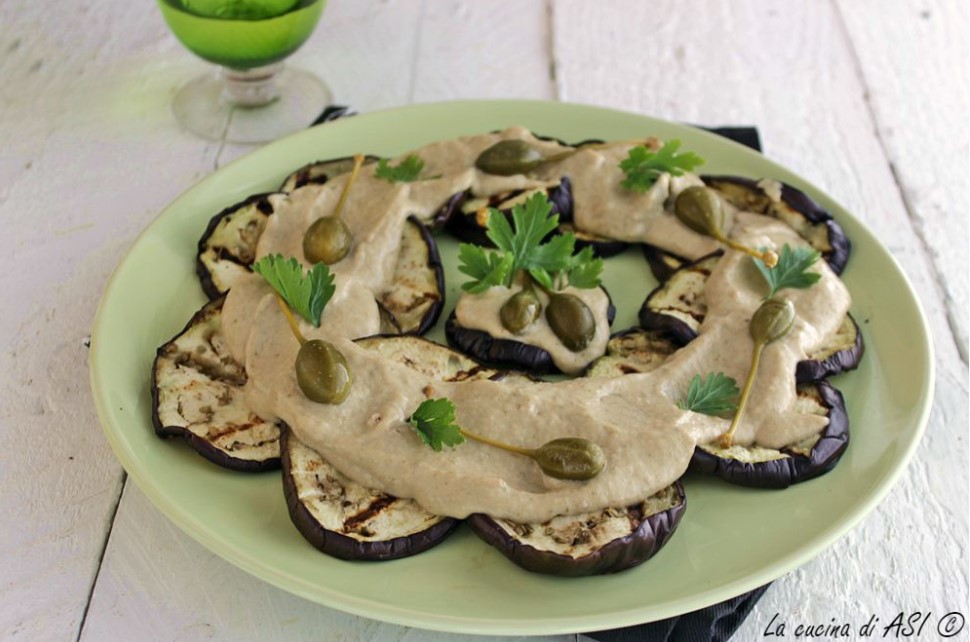 AUBERGINES À LA SAUCE THON