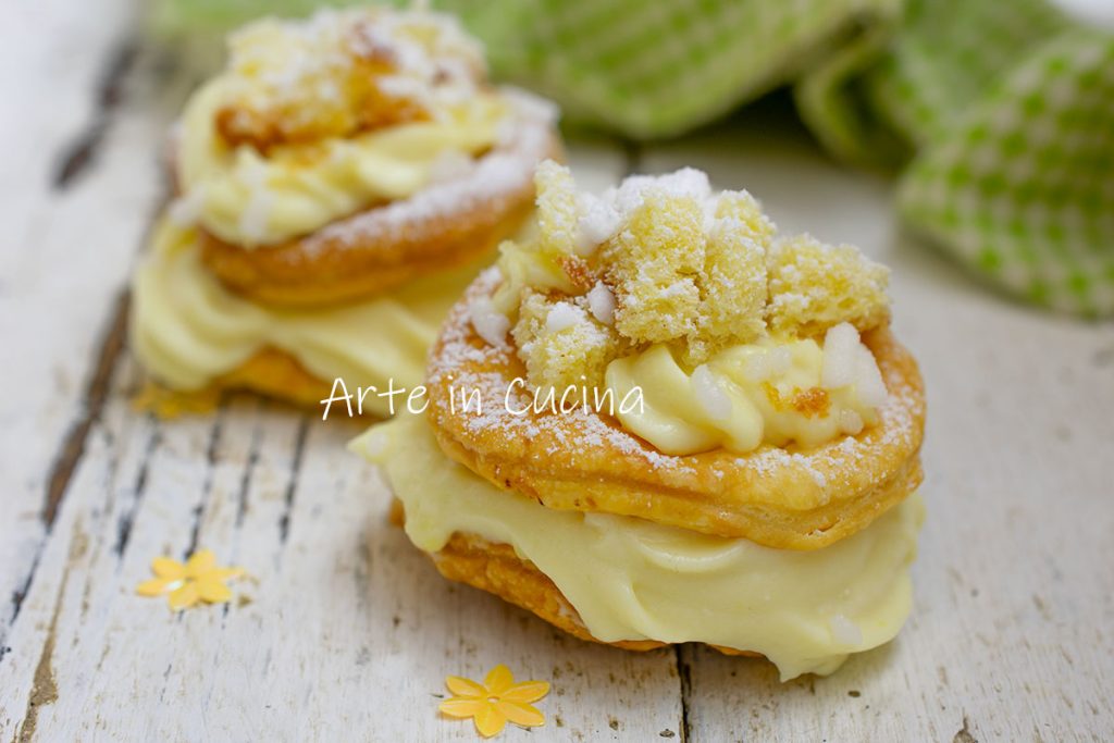 Si tu veux ajouter une touche personnelle à tes Mini Feuilletés Mimosa, tu peux expérimenter avec différentes variantes de crème pâtissière, ajouter des fruits frais comme des fraises ou des framboises, ou les saupoudrer d'une légère couche de sucre glace pour une touche supplémentaire de douceur.