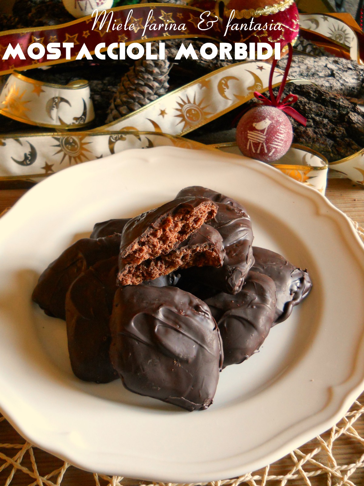 Mostaccioli tendres épicés recouverts de chocolat noir