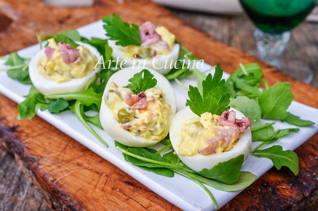 Œufs farcis avec calamars entrée
