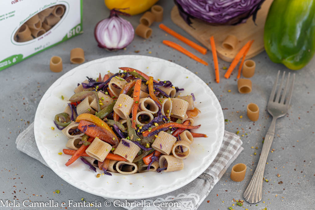 Pâtes avec légumes sautés, plat principal rapide et léger