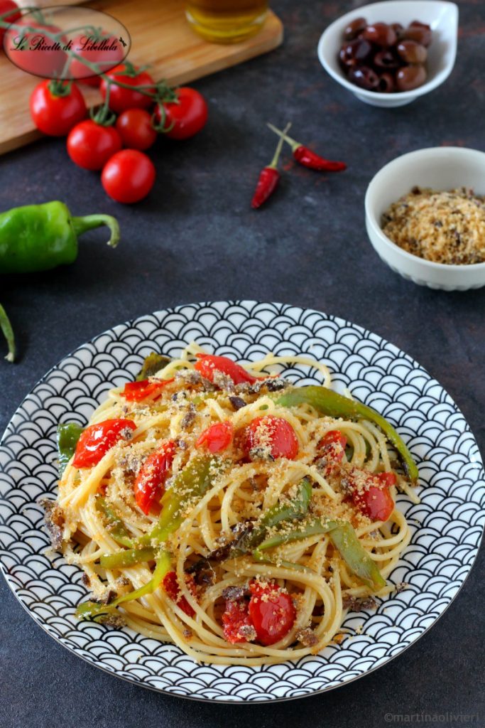 Pâtes avec poivrons friggitelli et tomates cerises