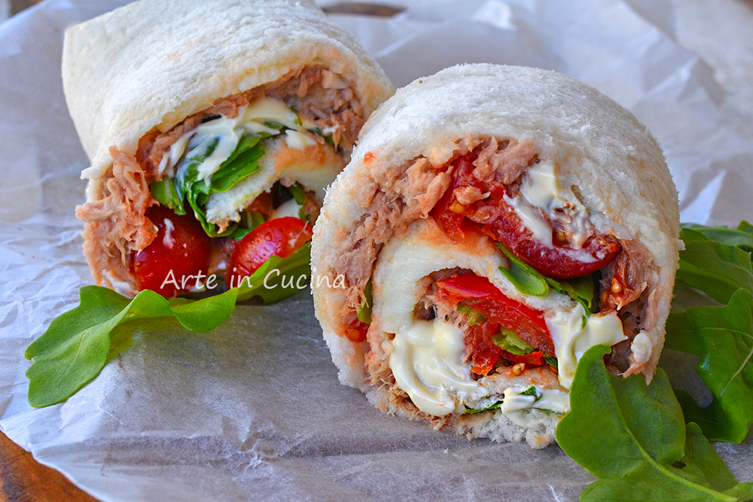 Roulades de pain de mie au thon et à la tomate