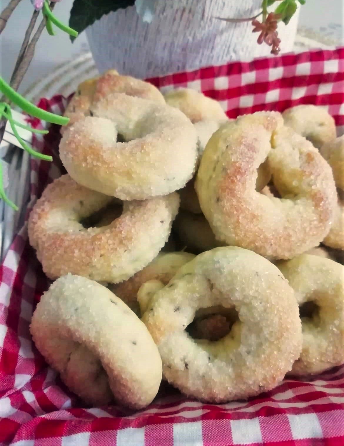 PETITS ANNEAUX AU VIN BLANC ET ANIS
