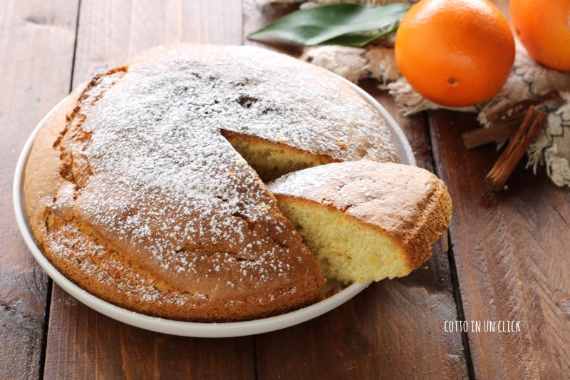 gâteau à l'orange et à la cannelle à la friteuse à air