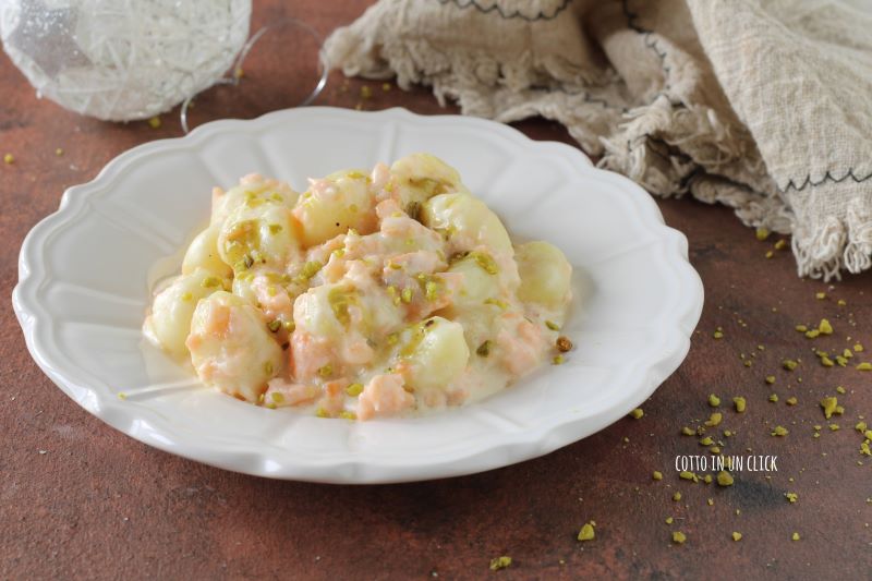 gnocchi au saumon et pistaches