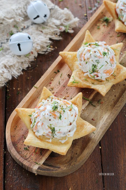 paniers en pâte feuilletée de Noël farcis salés