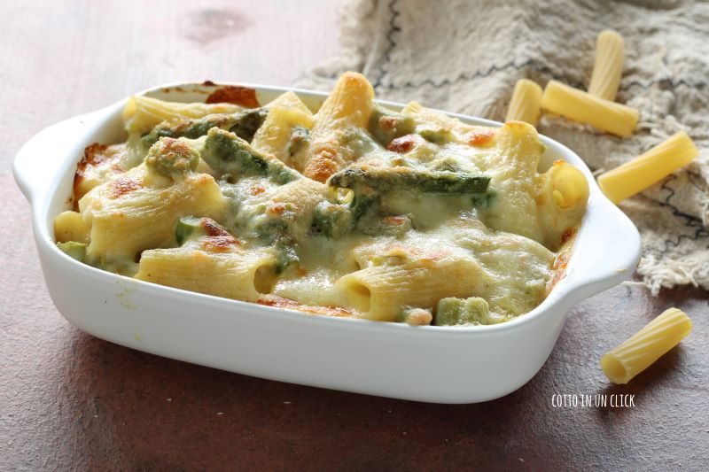 pâtes au four avec asperges et saumon fumé