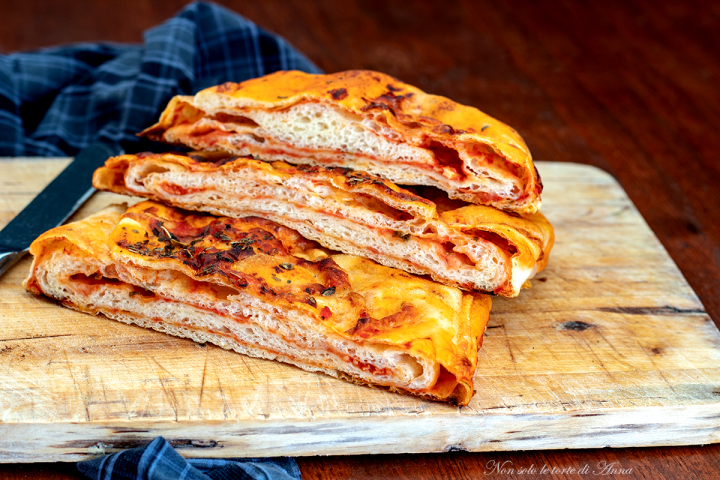 Pizza roulée ou pizza stromboli