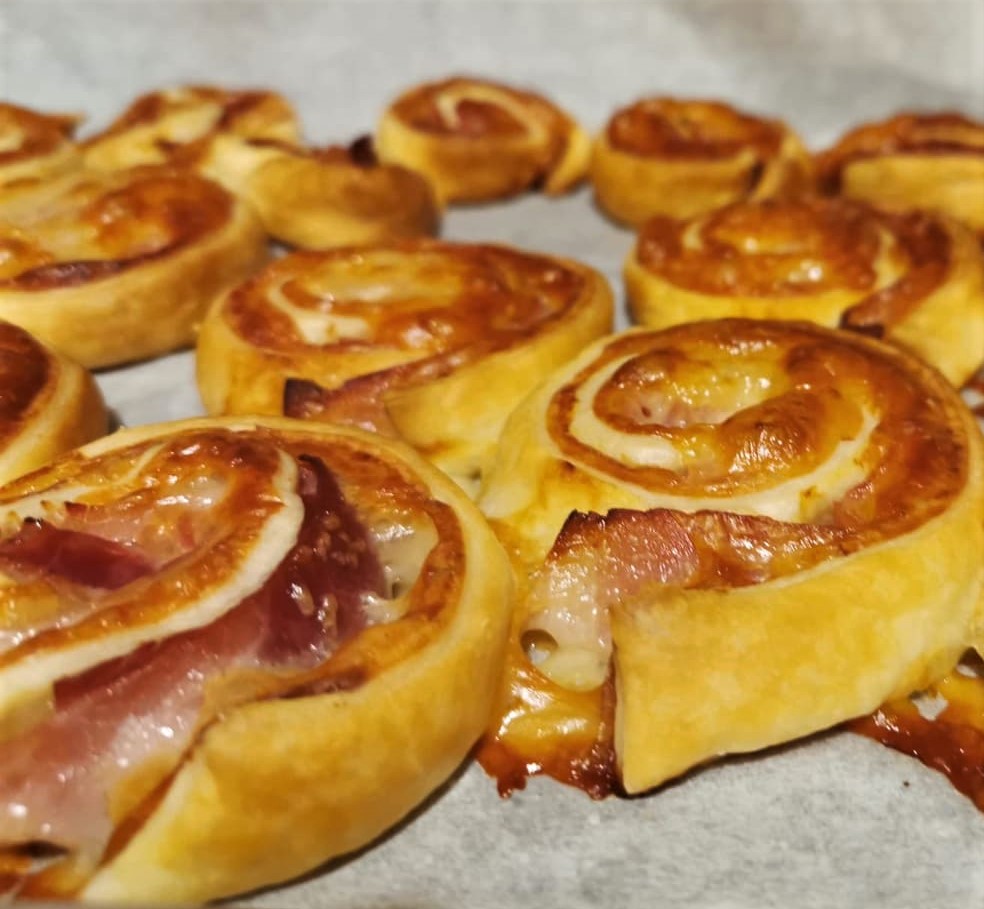 ROULEAUX DE PÂTE FEUILLETÉE