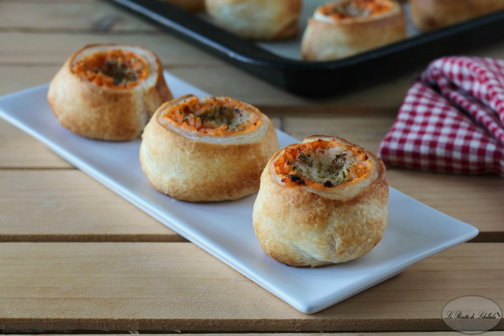 Roulés de pâte feuilletée farcis de riz et mozzarella