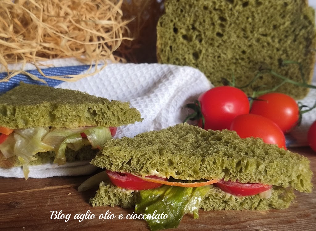 Sandwichs avec pain aux épinards-recette fraîche végétarienne