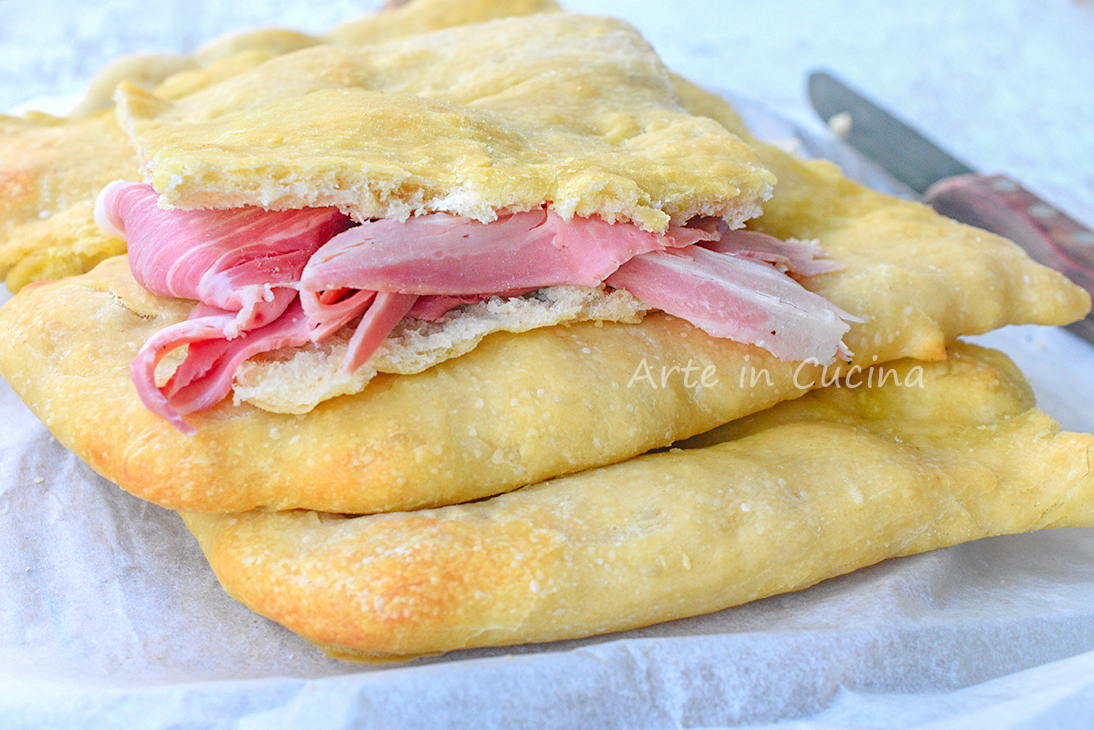 Schiacciata toscane focaccia huile et sel