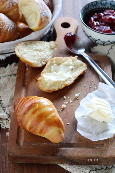 sortez du four, laissez refroidir et saupoudrez de sucre glace ou garnissez comme vous préférez